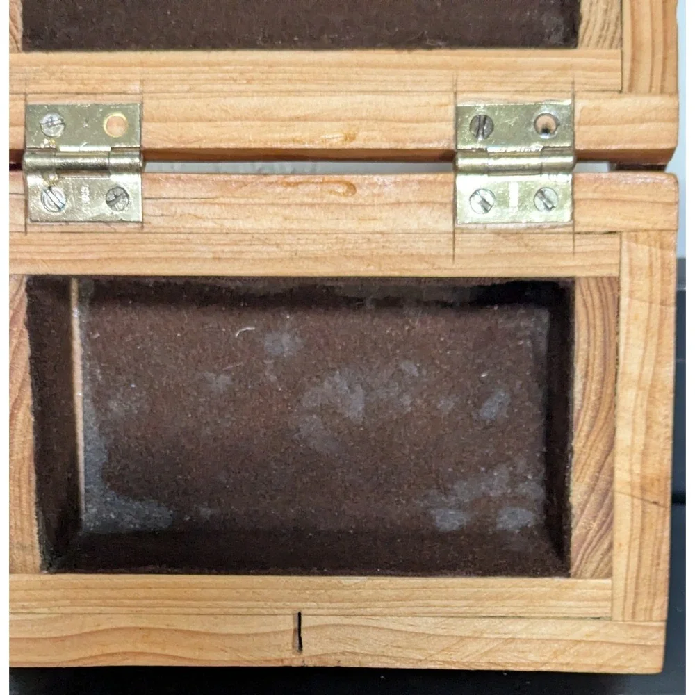 Unique Handmade Wooden Trinket Box Treasure Chest-Like Shape‎ Felted Interior